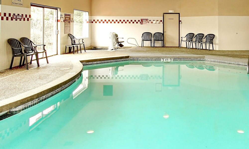 Фото Phoenix Inn Suites South Salem