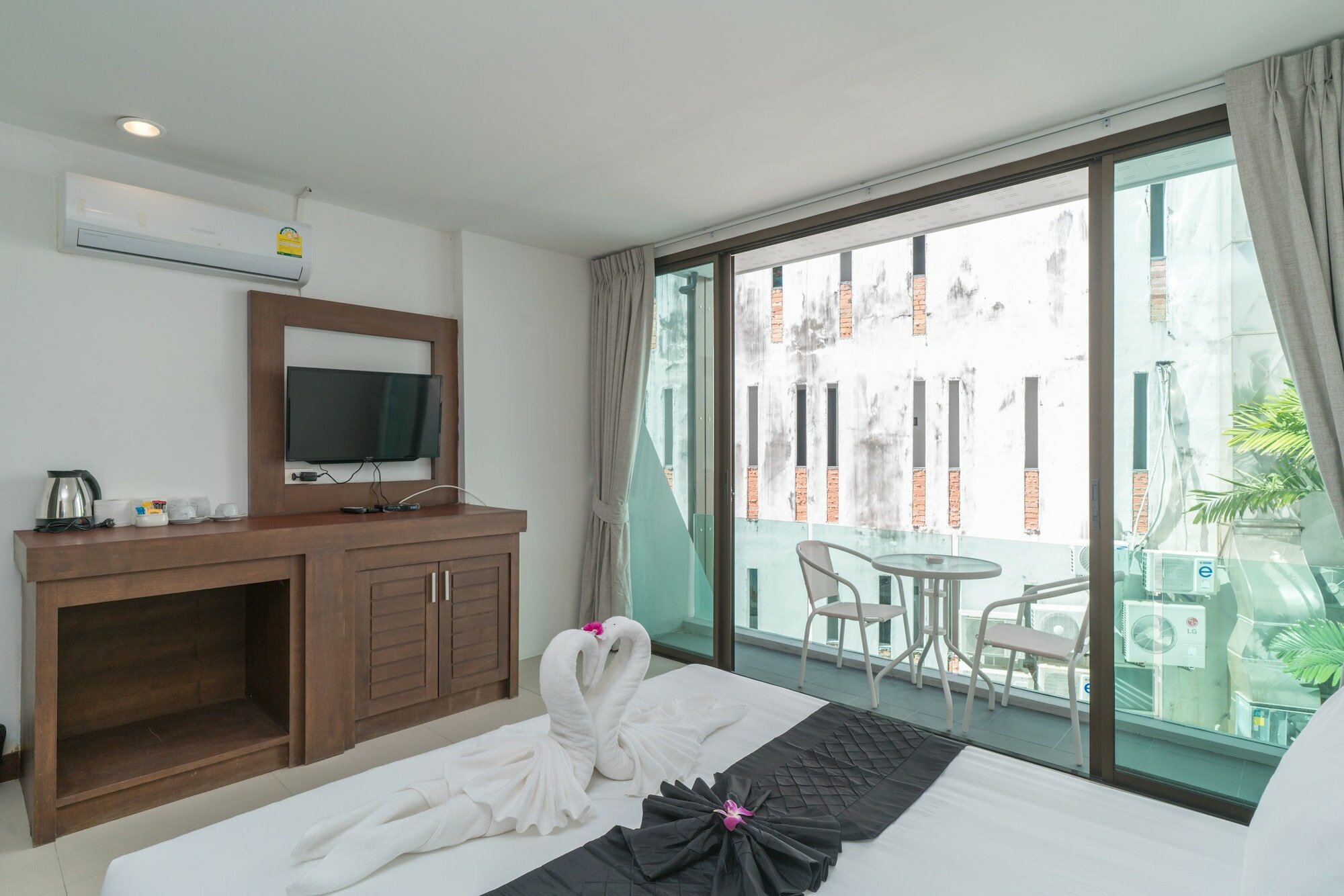 Фото Destinaation Patong Boutique by The Sea