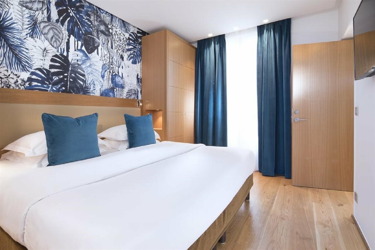 Фото Le Six Paris Hôtel & Spa