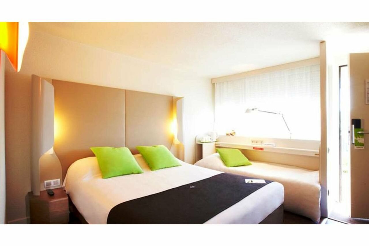 Фото Campanile Aix En Provence Sud - Pont De L'arc