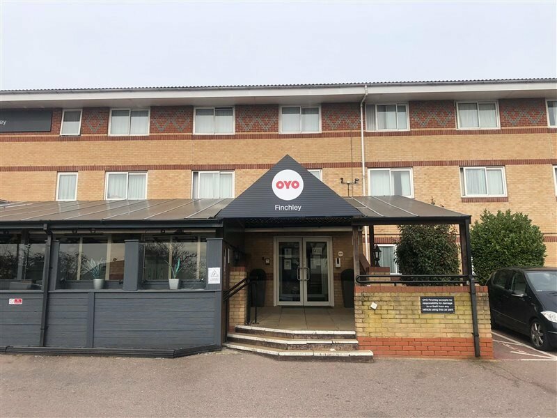 Фото Oyo Flagship London Finchley