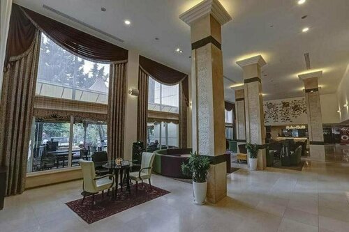 Гостиница Parsian Evin Hotel в Тегеране