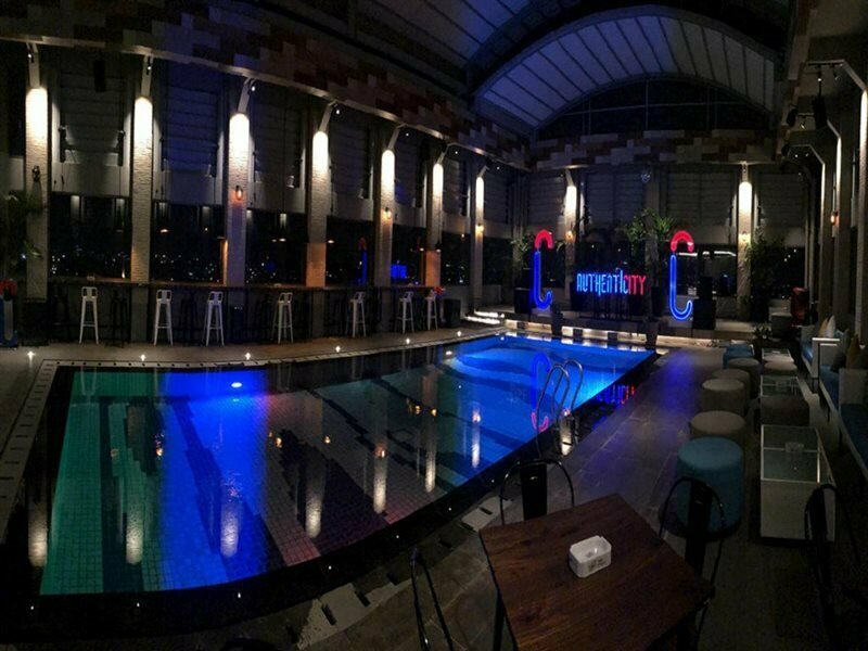 Hotel The Excelton Hotel, Palembang, photo