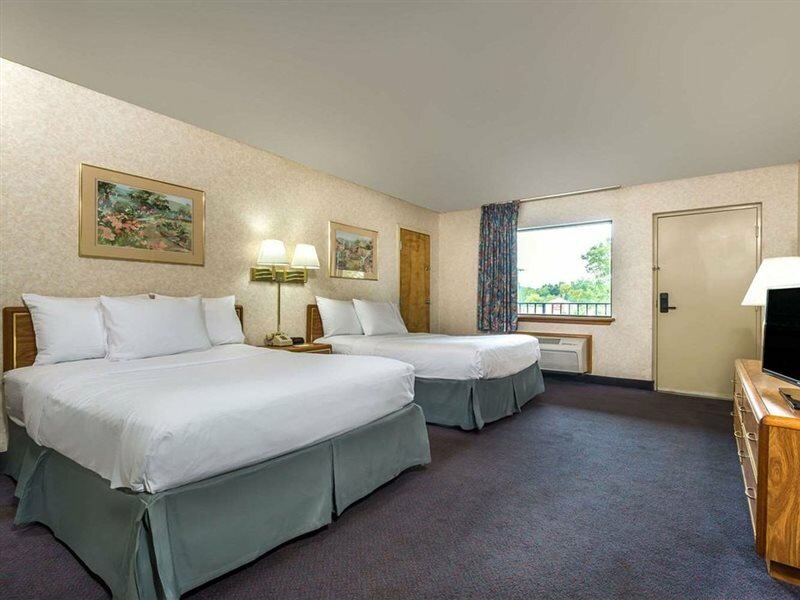 Фото Days Inn by Wyndham Vineland