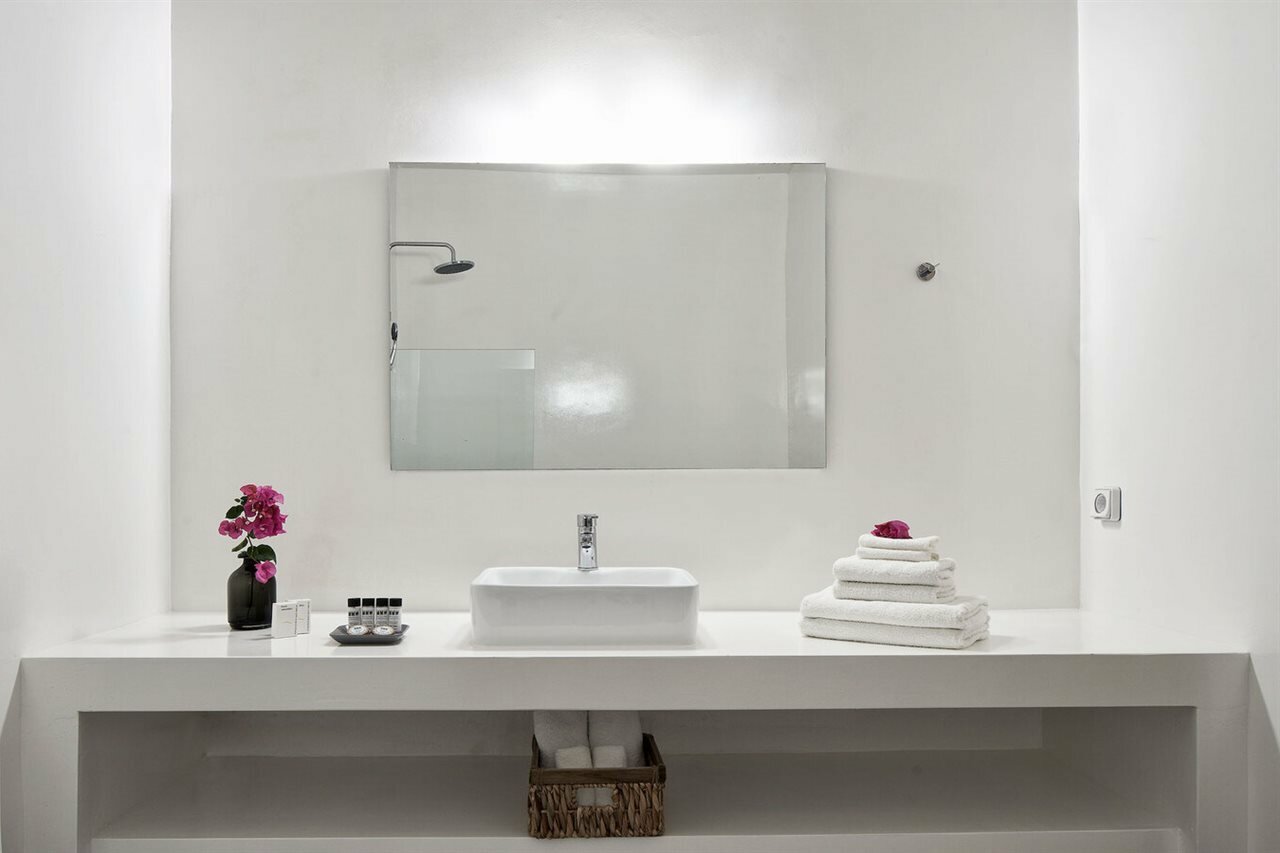 Фото Mr & Mrs White Tinos