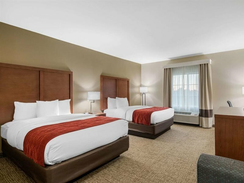 Фото Comfort Inn & Suites Cedar Hill Duncanville