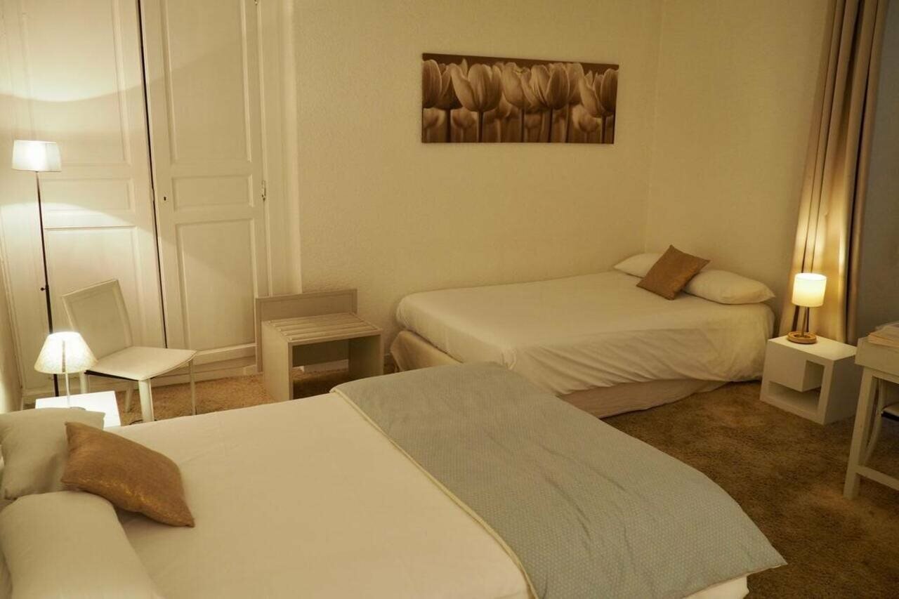 Фото Hotel du Theatre