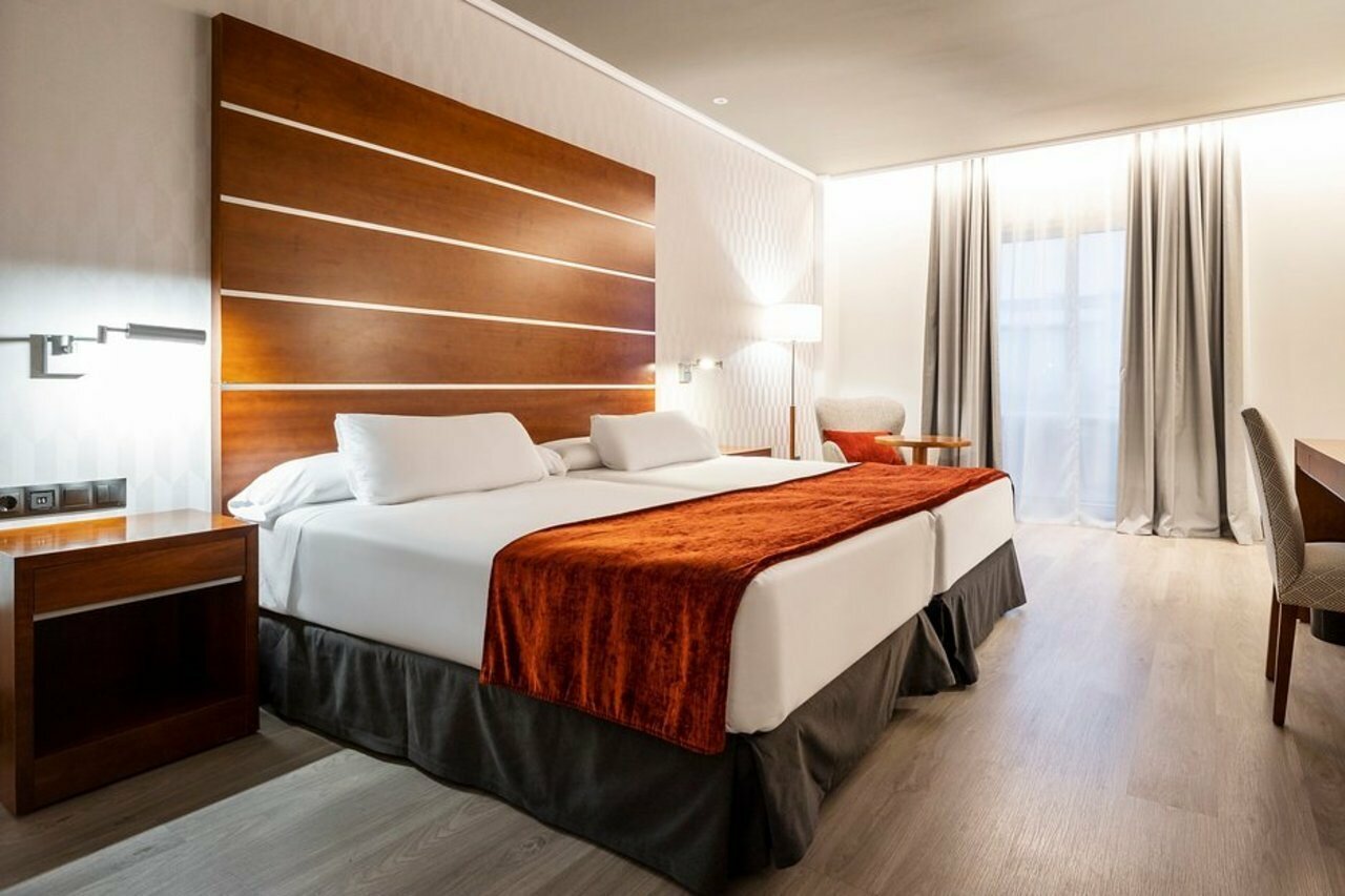 Фото Hotel Ilunion Alcora Sevilla