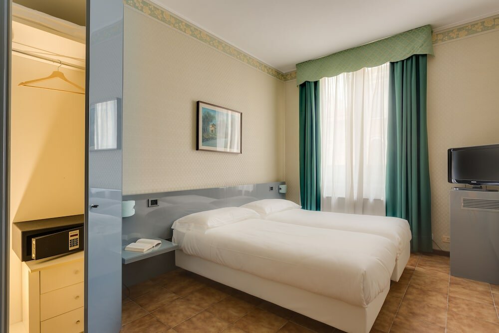 Фото Kleos Hotel Milano