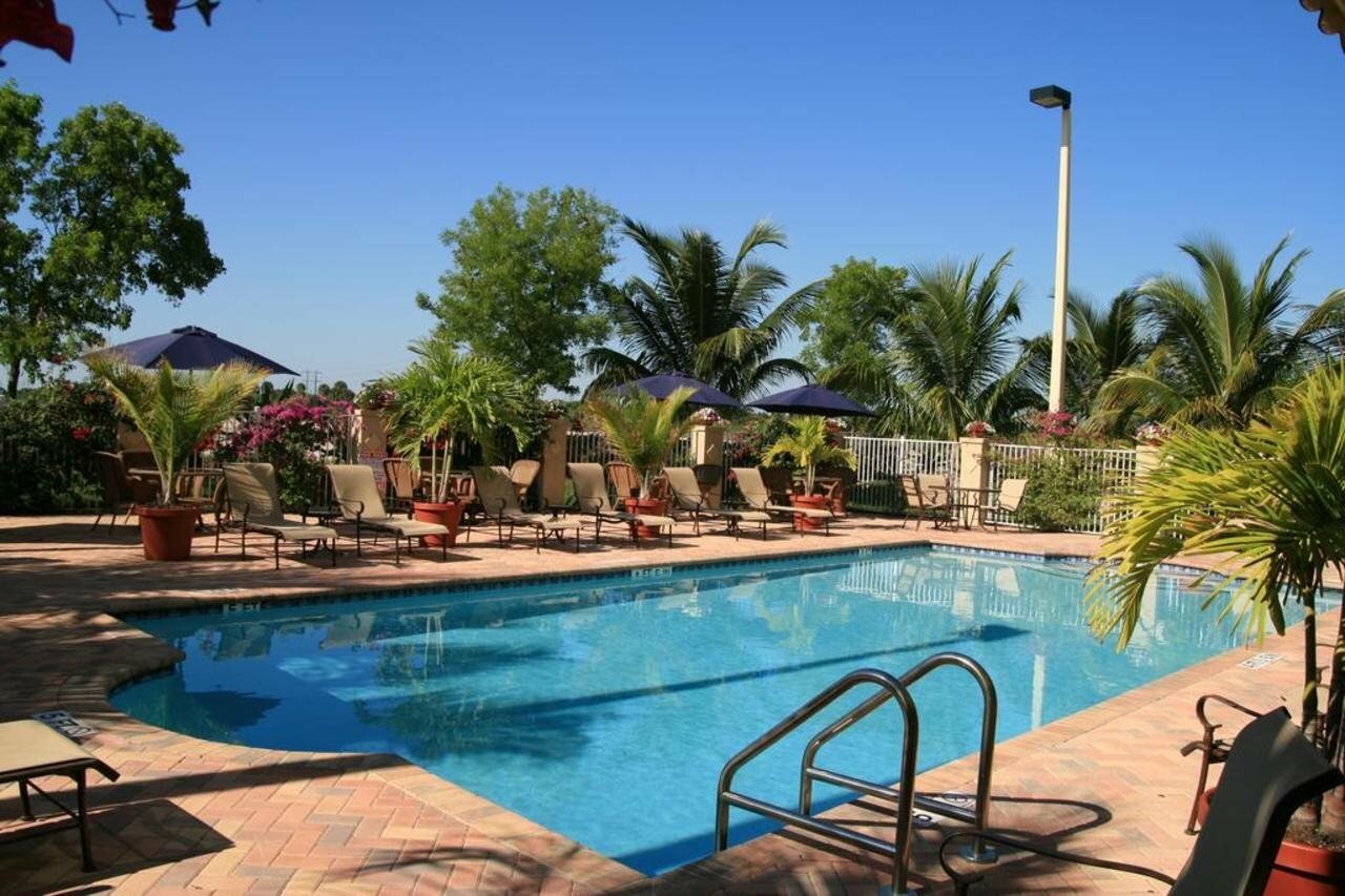 Фото Hampton Inn & Suites Wellington