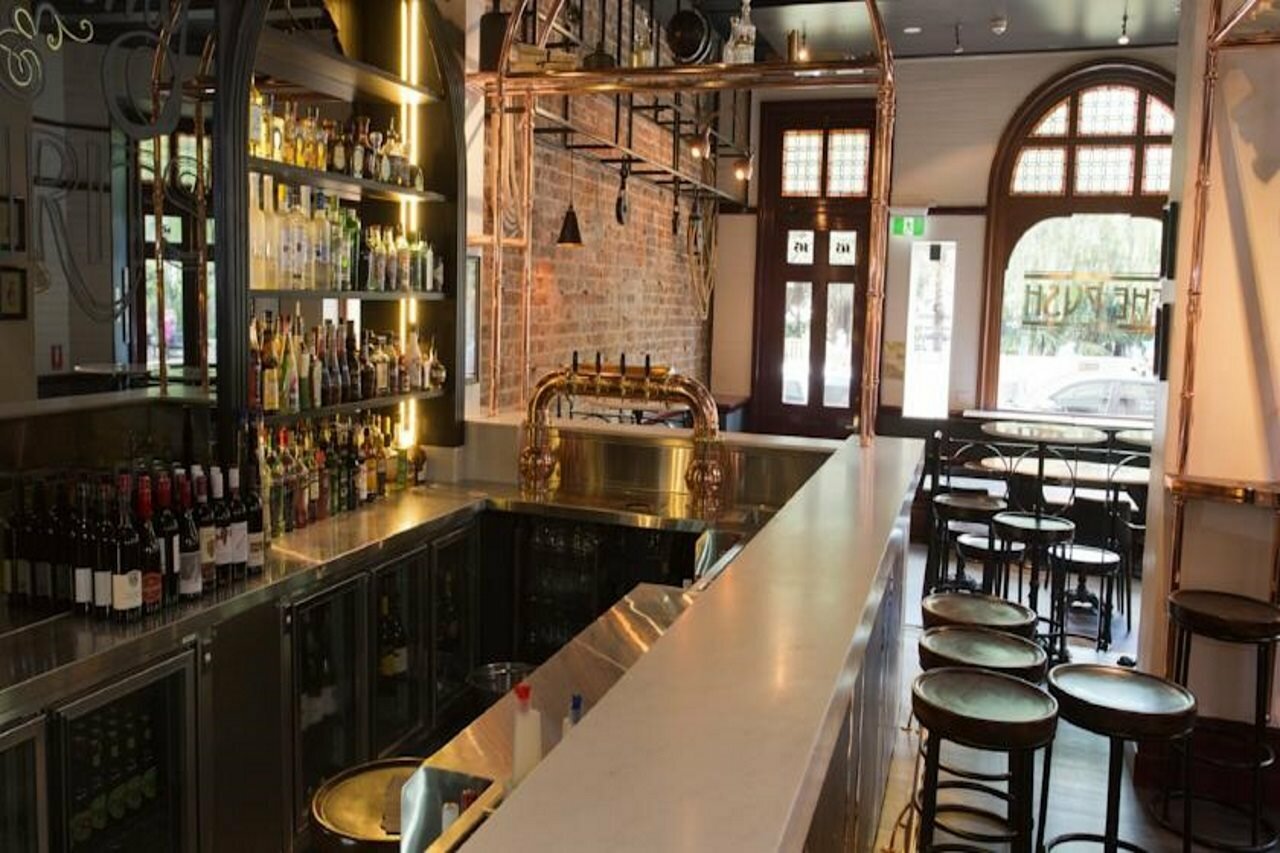 Фото The Russell Boutique Hotel