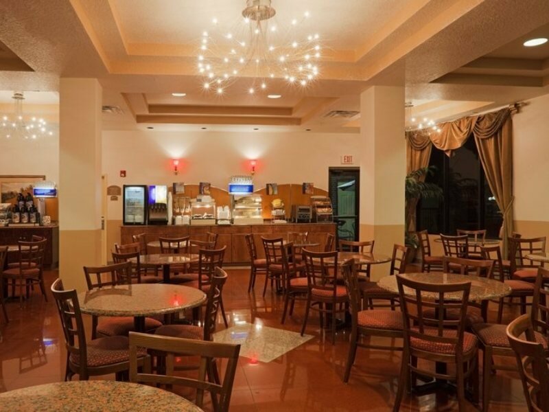 Фото Country Inn & Suites by Radisson, Tampa Rj Stadium