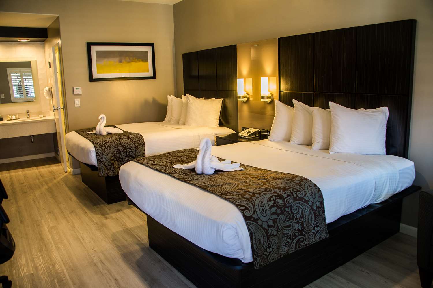 Фото SureStay Plus by Best Western Santa Clara Silicon Valley