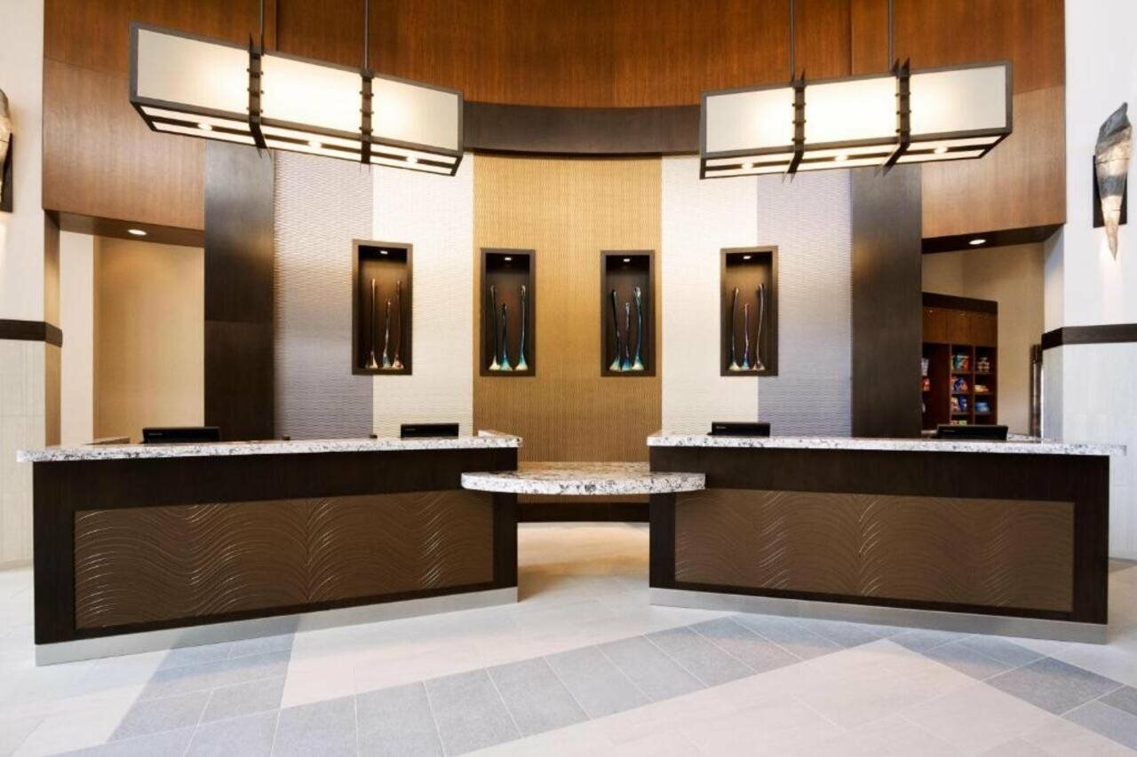 Фото Embassy Suites Springfield