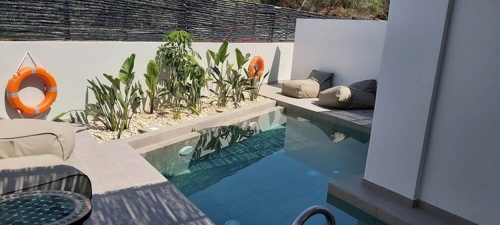 Фото Napa Mermaid Hotel & Suites