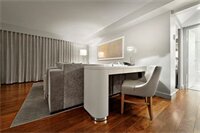 Фото The James Hotel