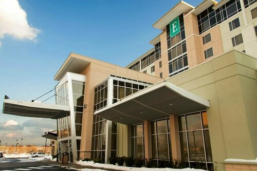 Гостиница Embassy Suites Newark Airport в Элизабет