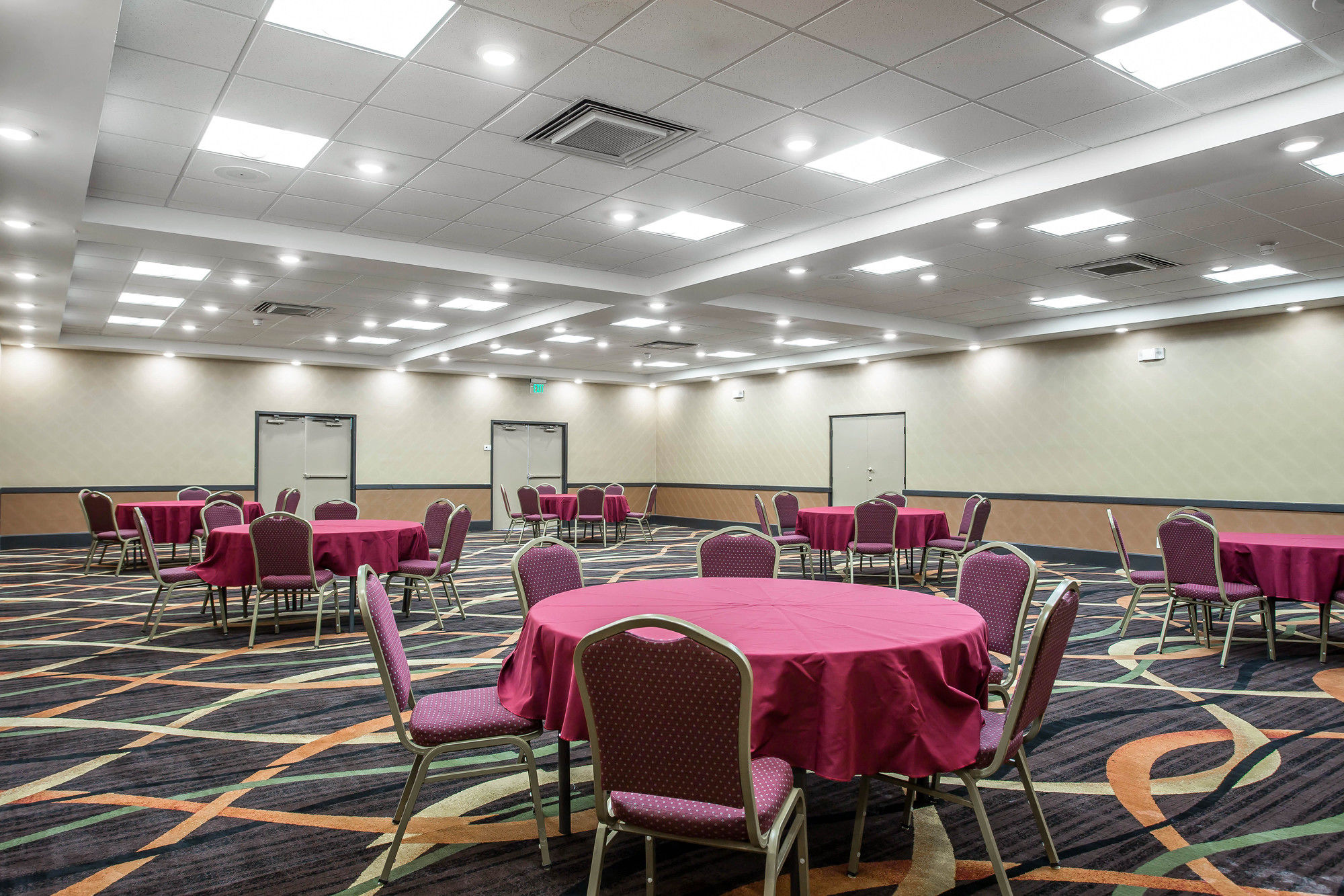 Фото Clarion Hotel Fort Mill Near Amusement Park