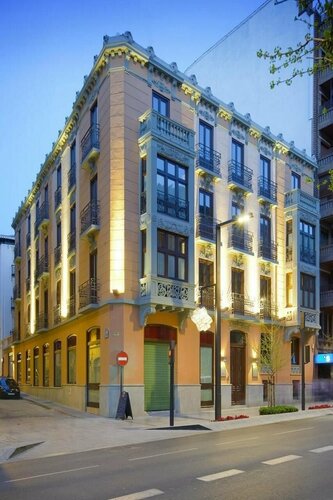 Внешний вид отеля Suites Gran VIA 44 Apartahotel в Гранаде, фото 1