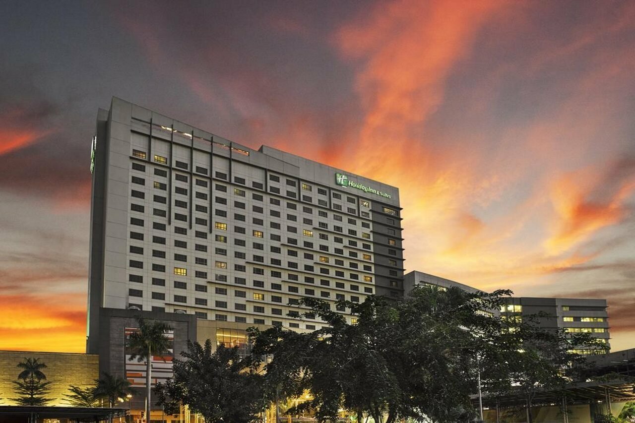 Фото Holiday Inn & Suites Makati, an Ihg Hotel