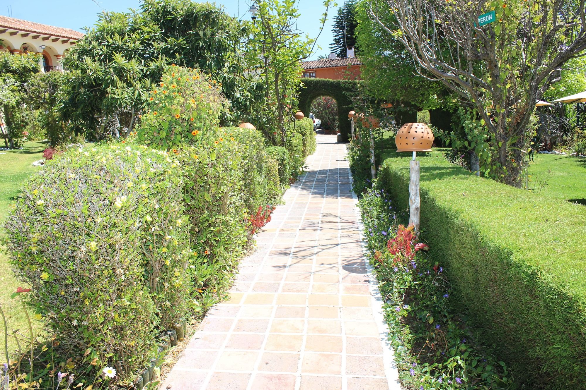 Фото Capital O Hotel Rincon Del Arco