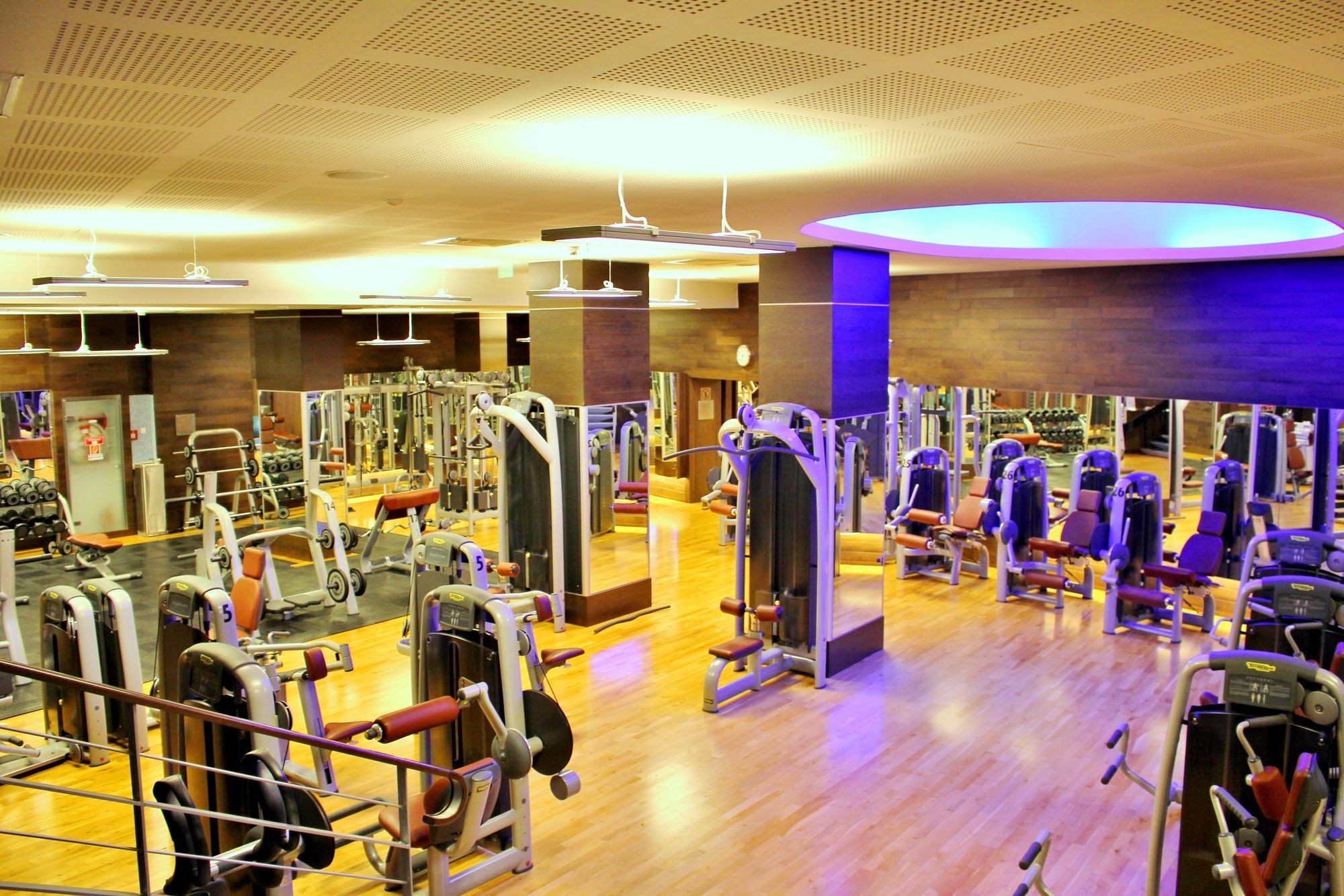 Фото Town Hall Apartments