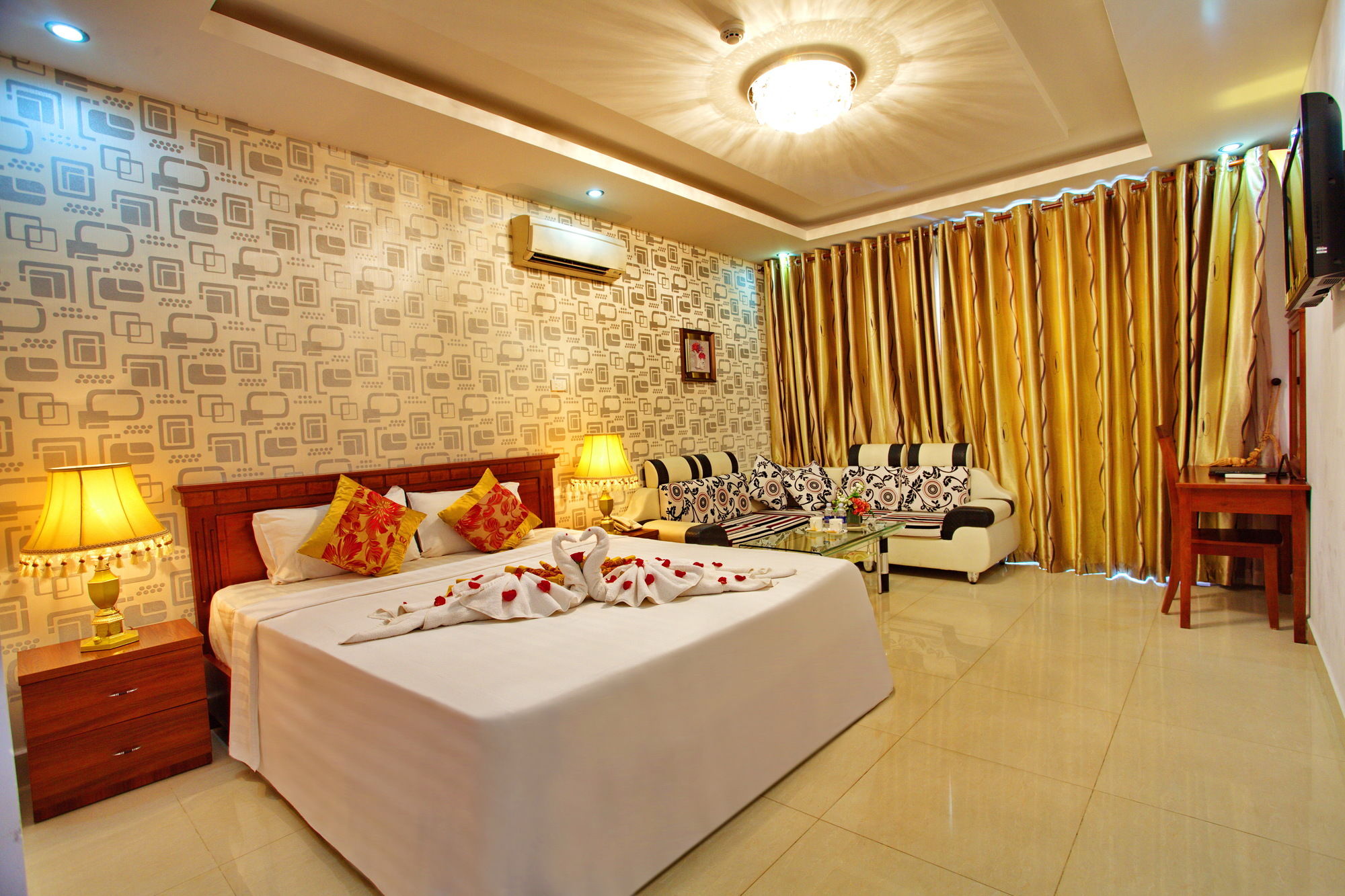 Фото Romeliess Hotel