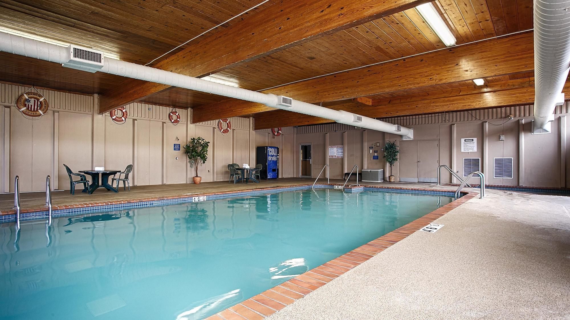 Фото Best Western Riverfront Inn