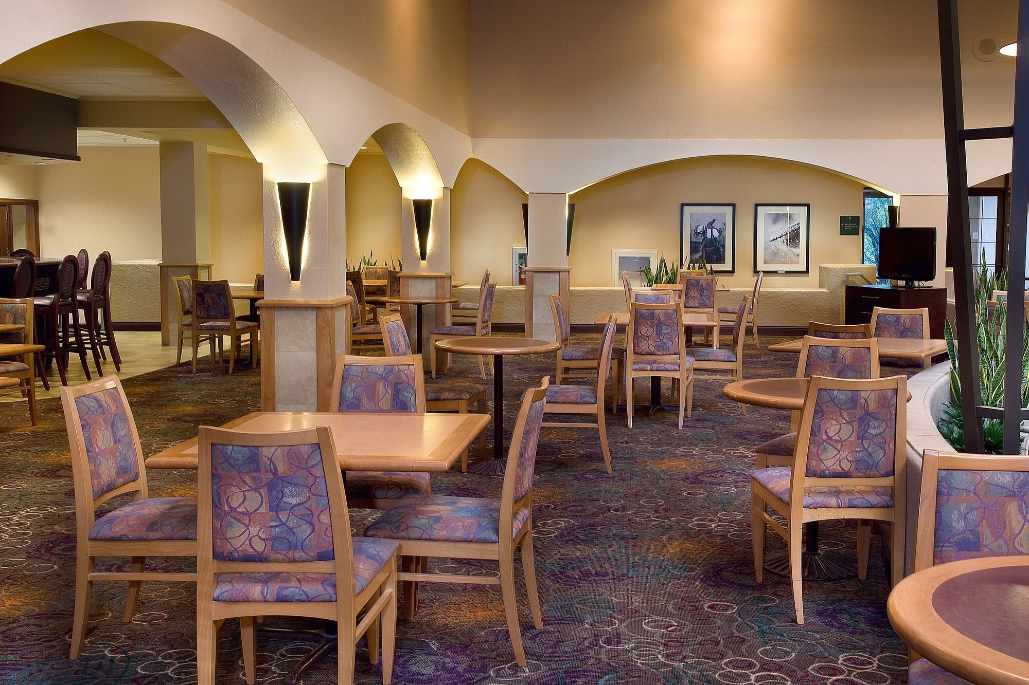 Фото Embassy Suites Hotel Kansas City - International Airport