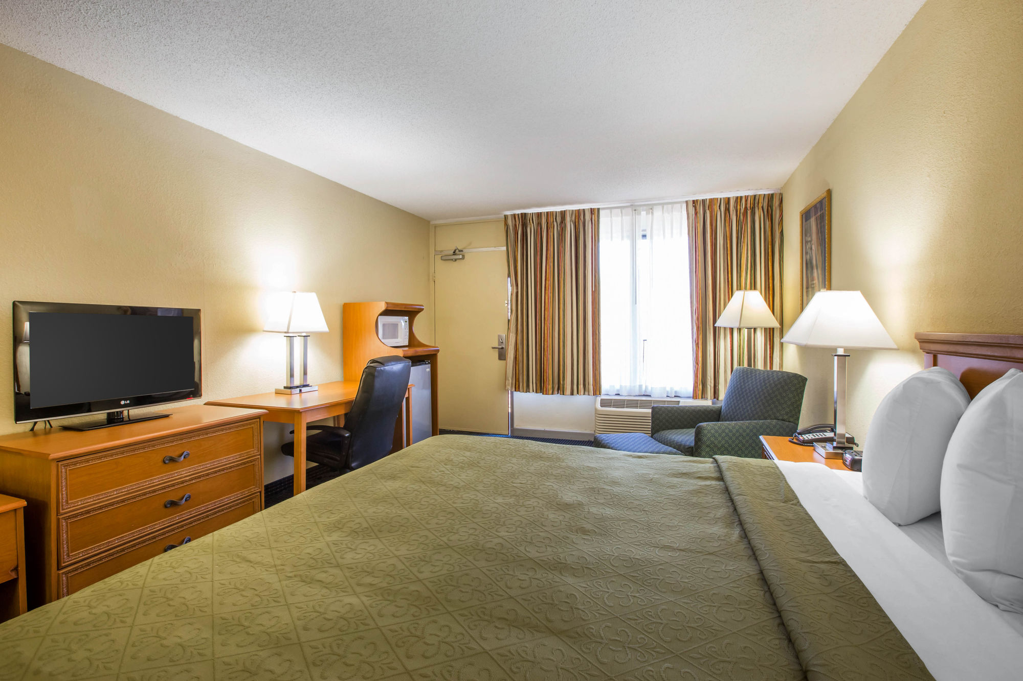 Фото Quality Inn Americus