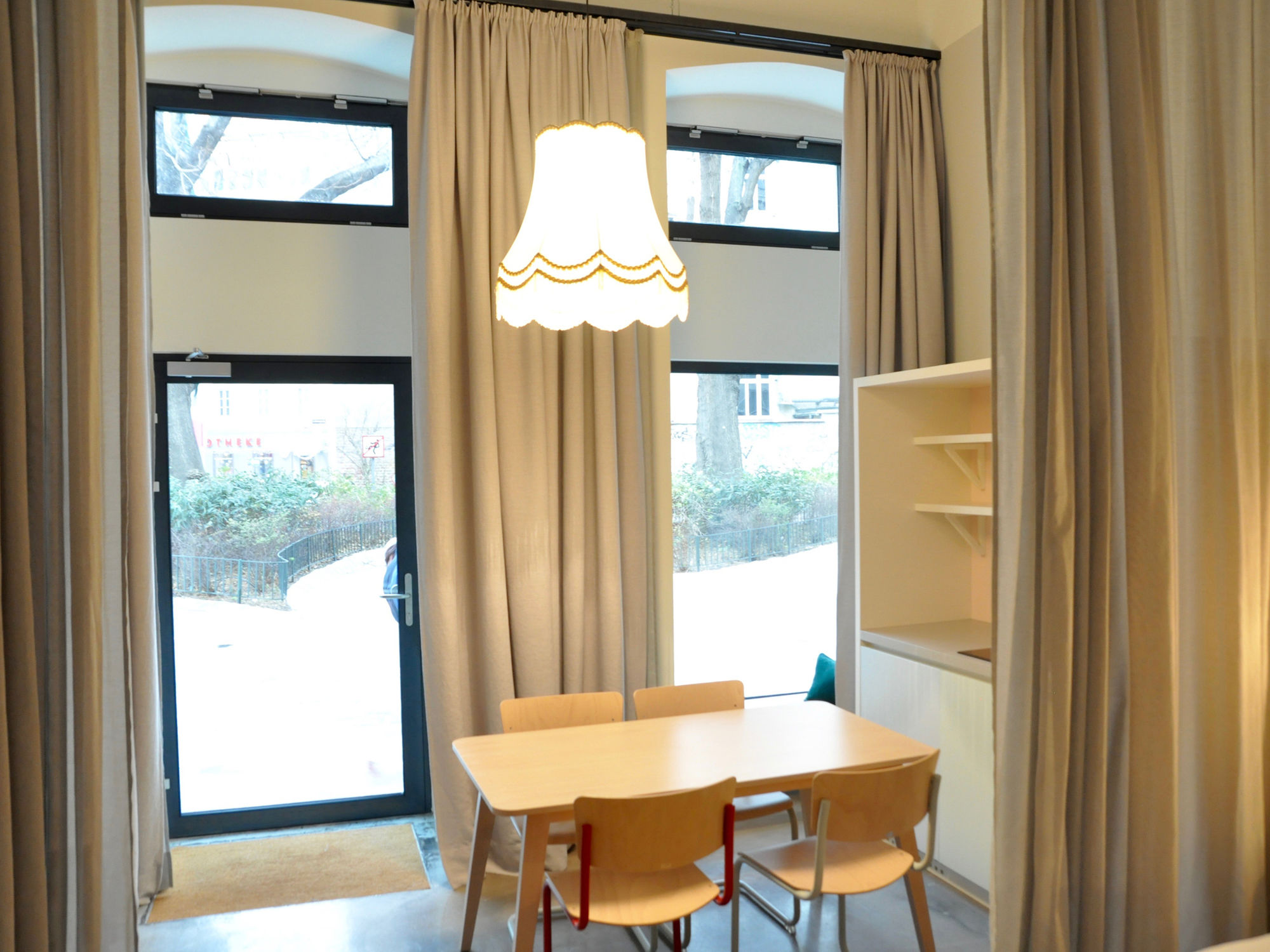 Фото 192934873645