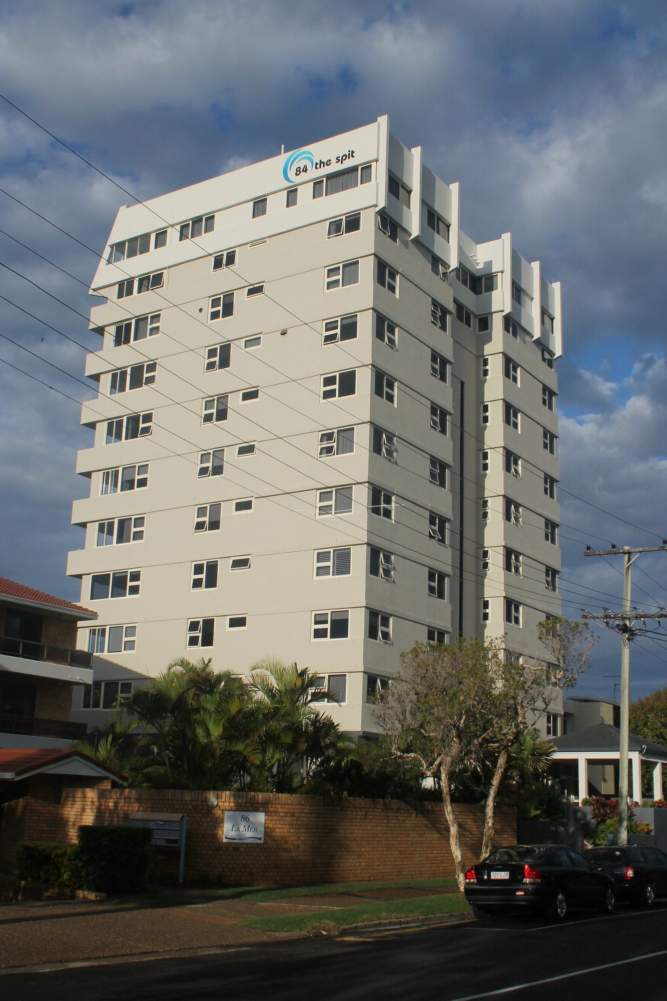 Фото 84 The Spit Holiday Apartments