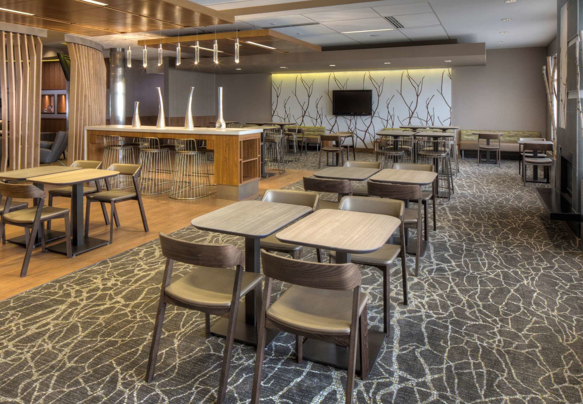 Фото SpringHill Suites Anchorage University Lake