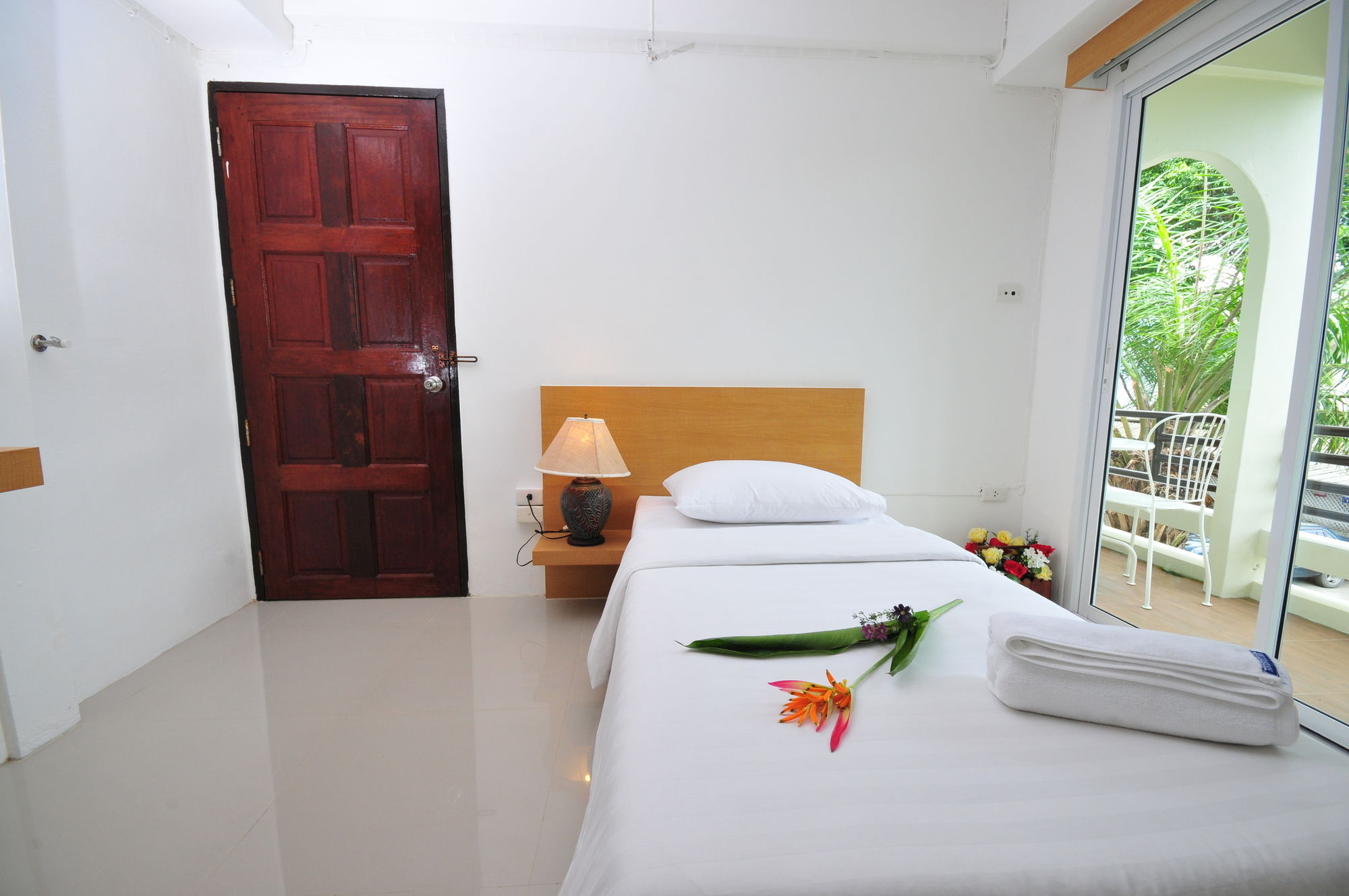 Фото Beerapan Hotel