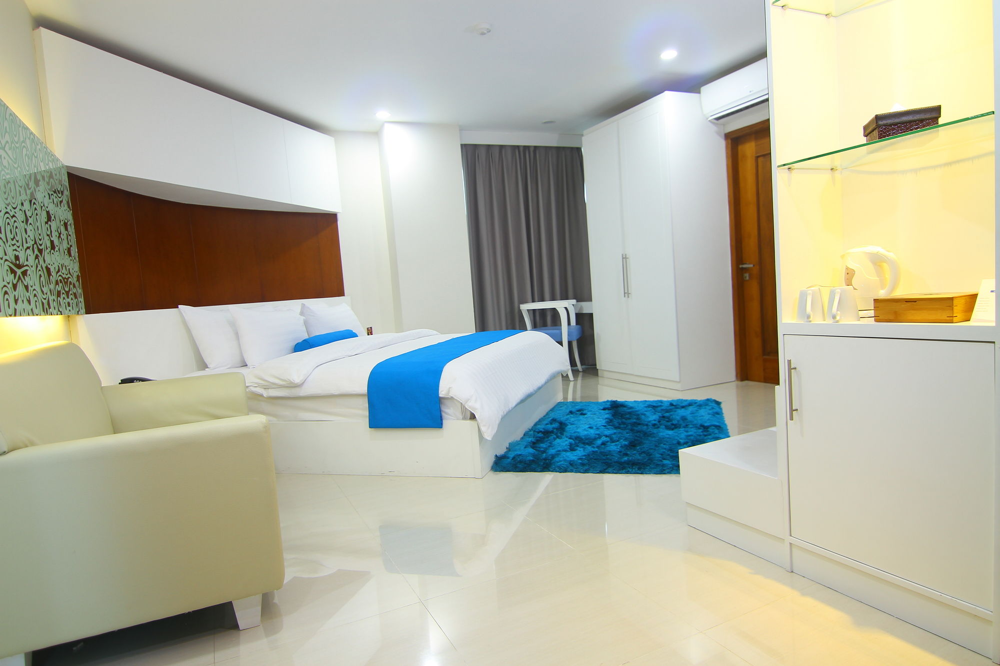 Фото The Falatehan Hotel