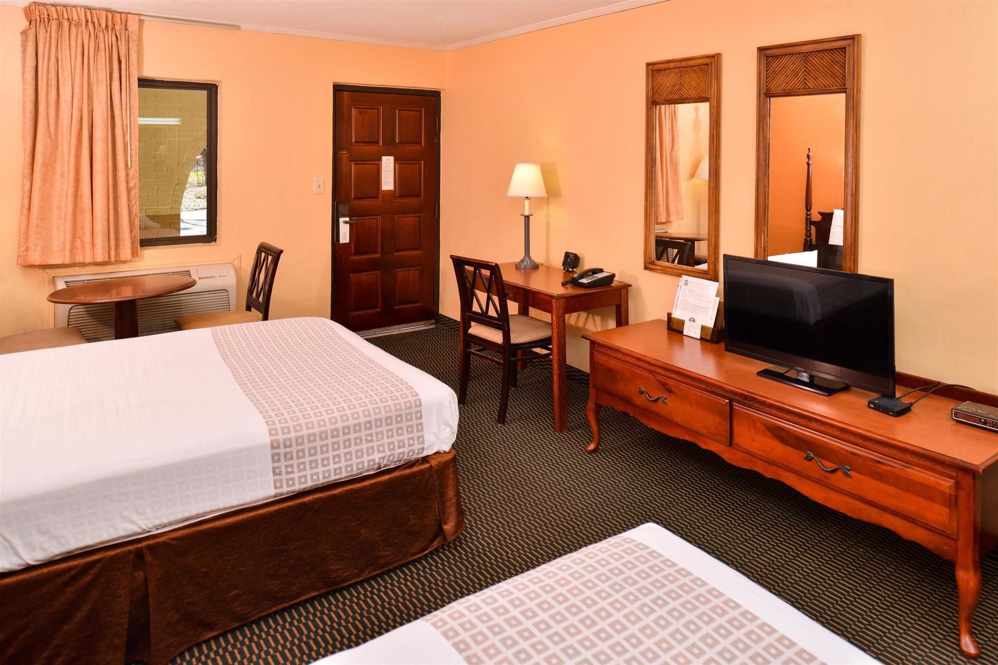 Фото Loyalty Inn Rockingham