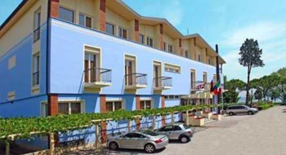 Фото Hotel Suisse