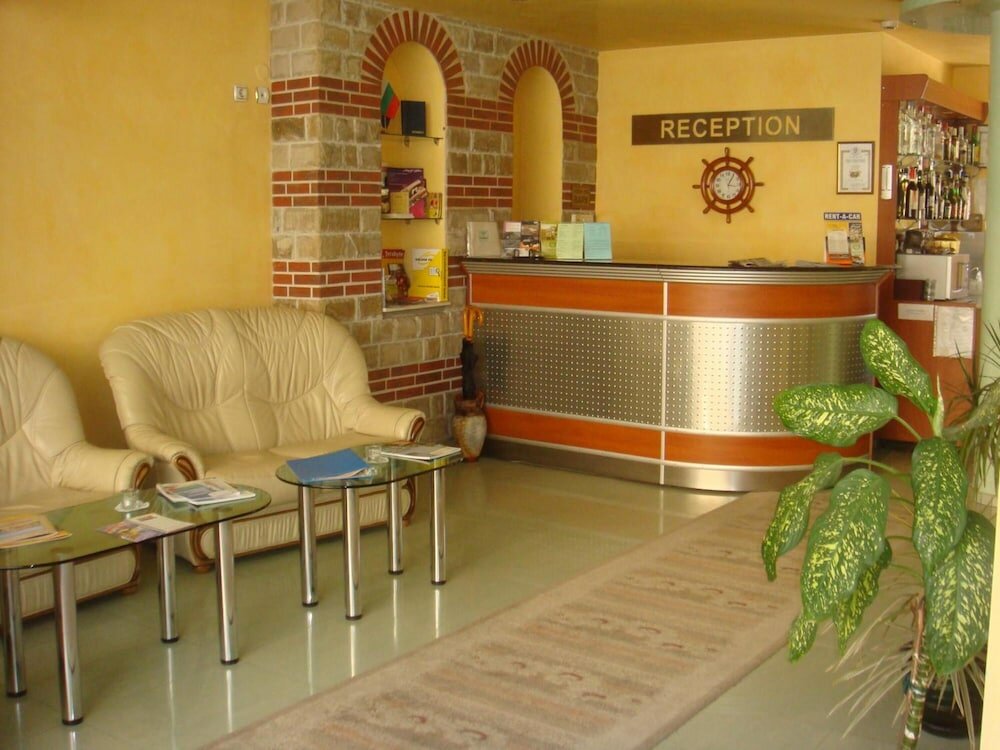 Фото отеля 2