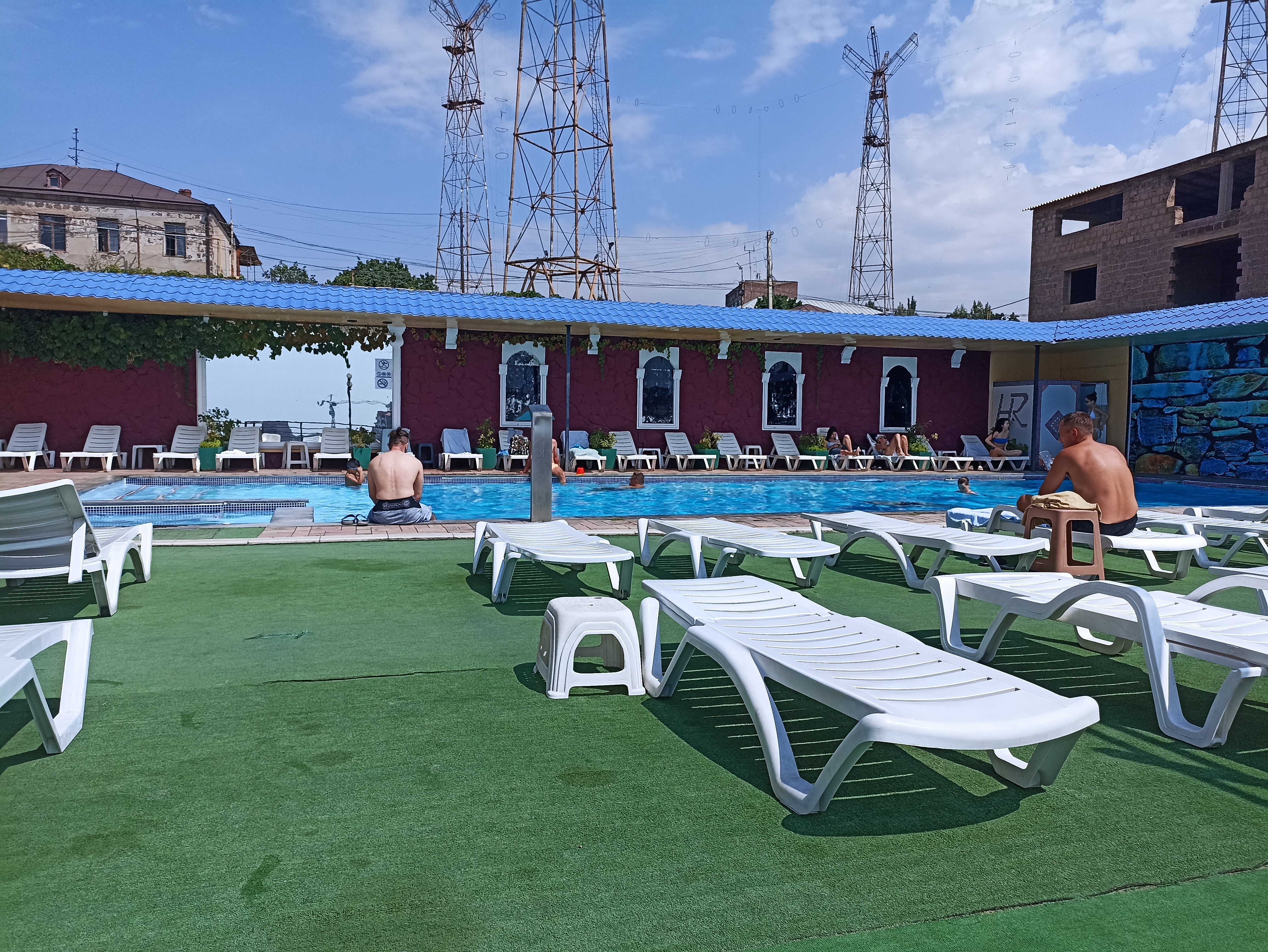 Фото Regineh Hotel