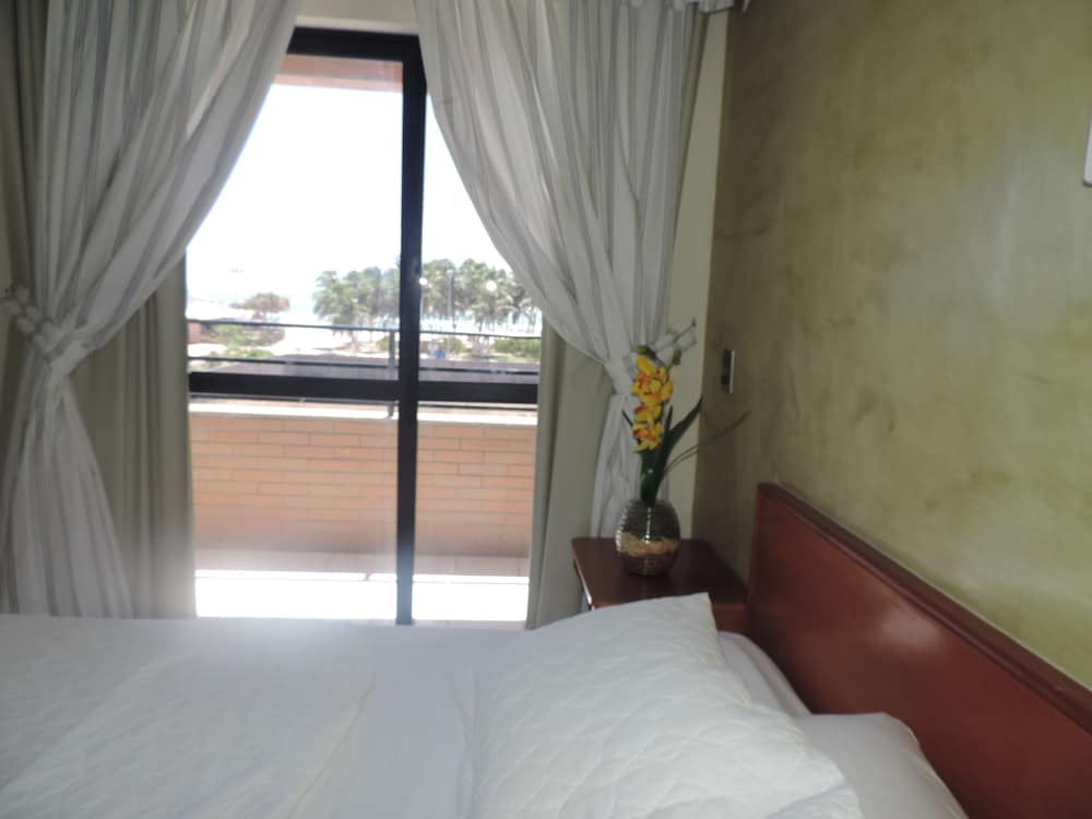 Фото Golden Beach Hotel