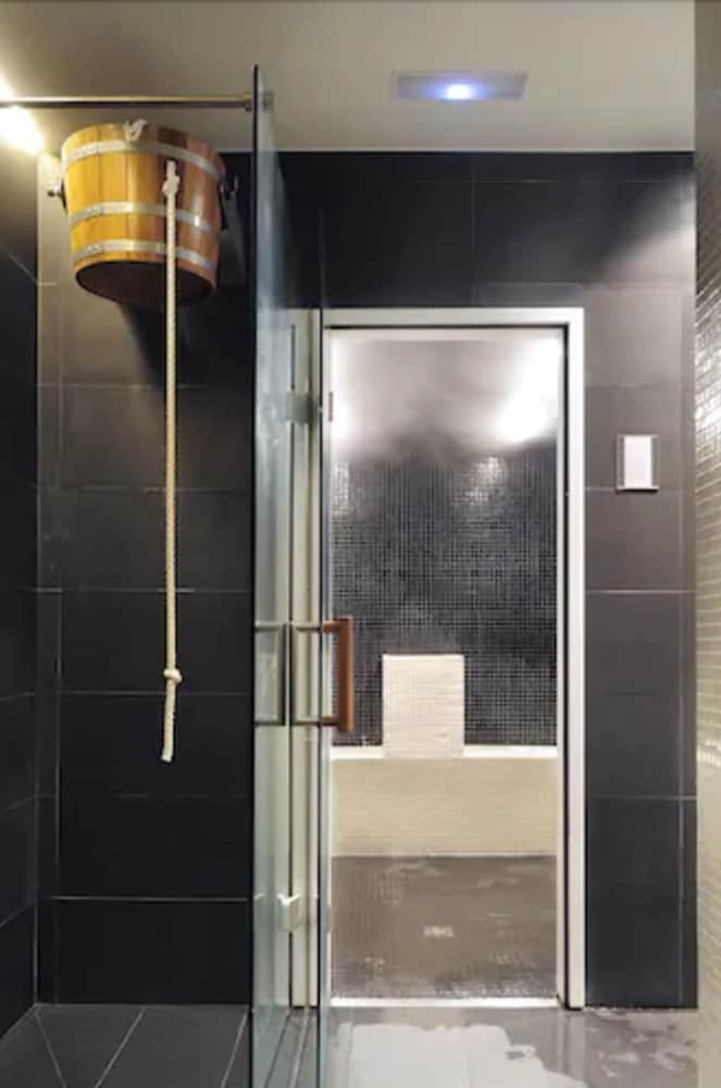 Фото Grums Barcelona Hotel & SPA