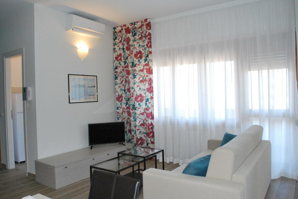 Фото Marbela Apartments & Suites