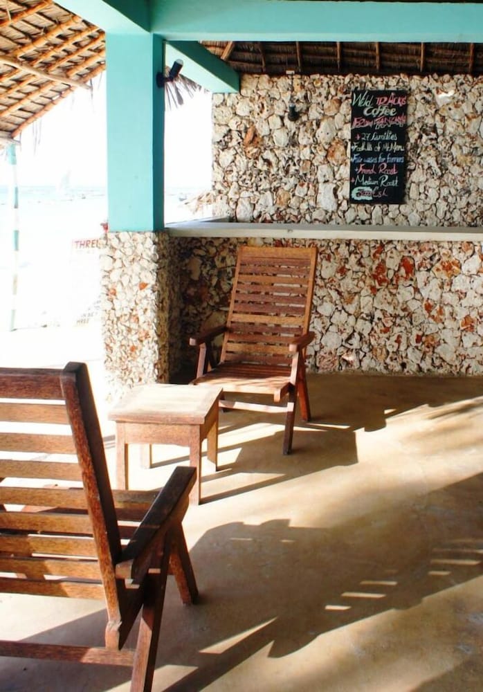 Фото Smiles Beach Hotel