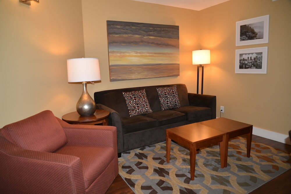 Фото Rosedale on Robson Suite Hotel