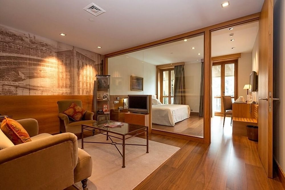 Фото Gran Hotel La Perla