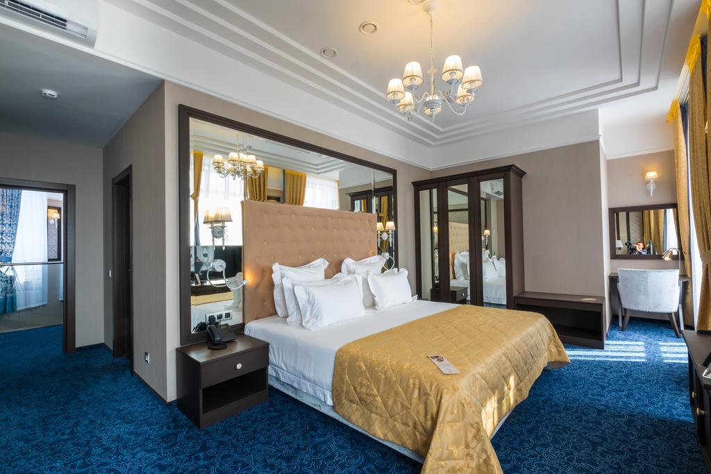 Фото Томь Ривер Плаза