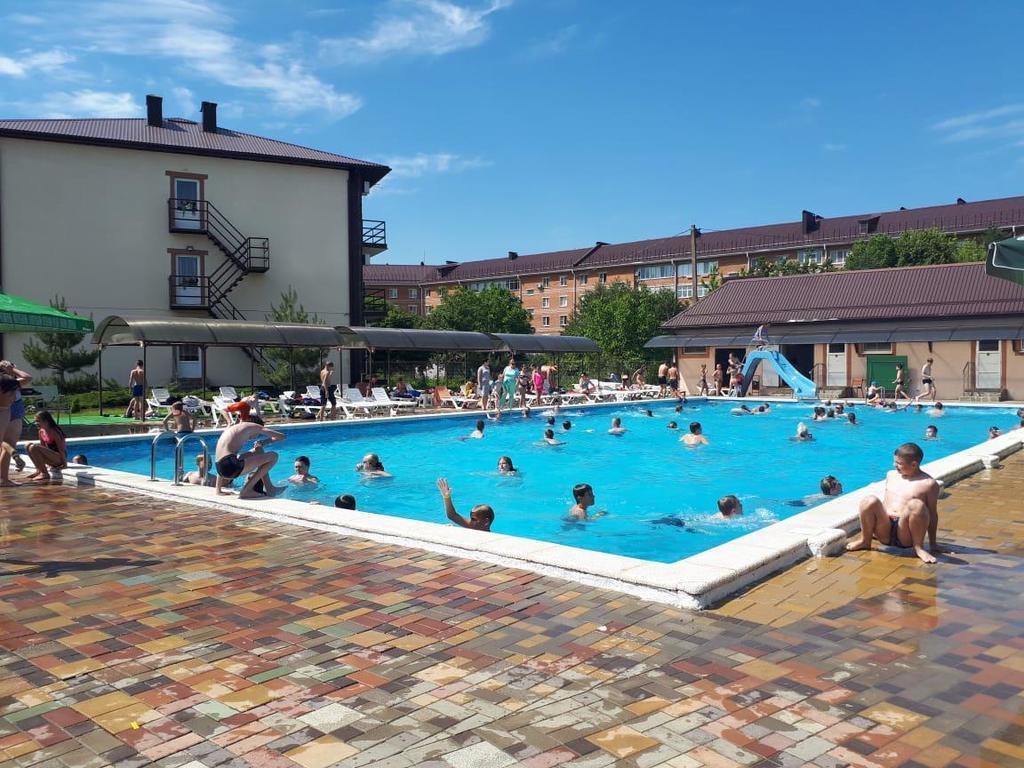 Фото отеля 1