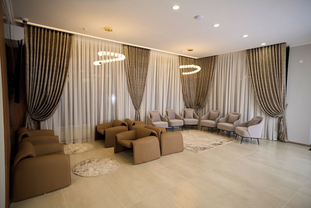 Фото Crown Hotel