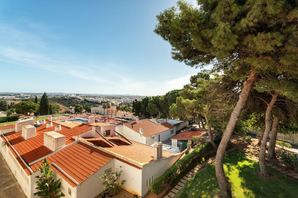 Фото Jardim Cozy Apartment with 2 swimming pools near the Old Town