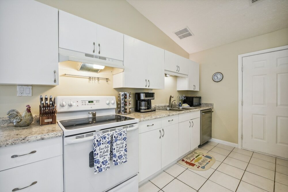 Фото Memory Float by Book That Condo